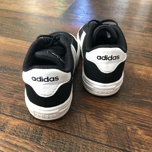 Adidas - Picture 3 of 3